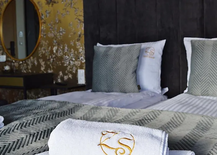 לינה וארוחת בוקר Zloty Szalas זאז'צ'ה