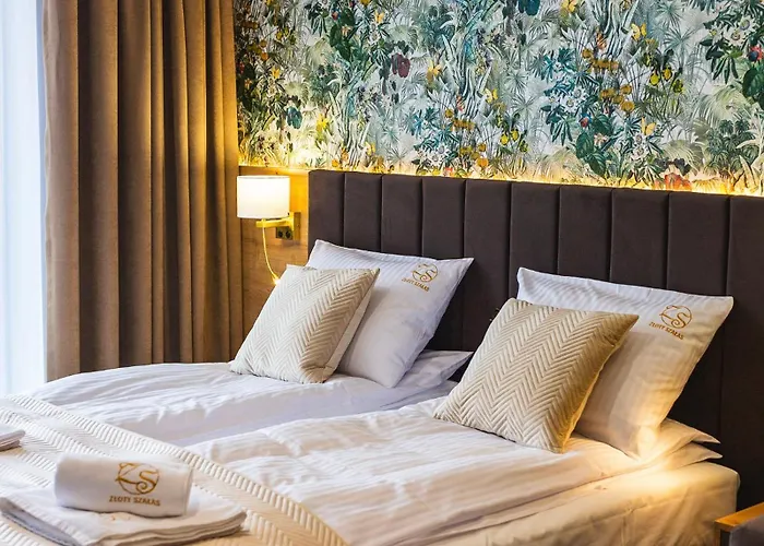 לינה וארוחת בוקר Zloty Szalas זאז'צ'ה